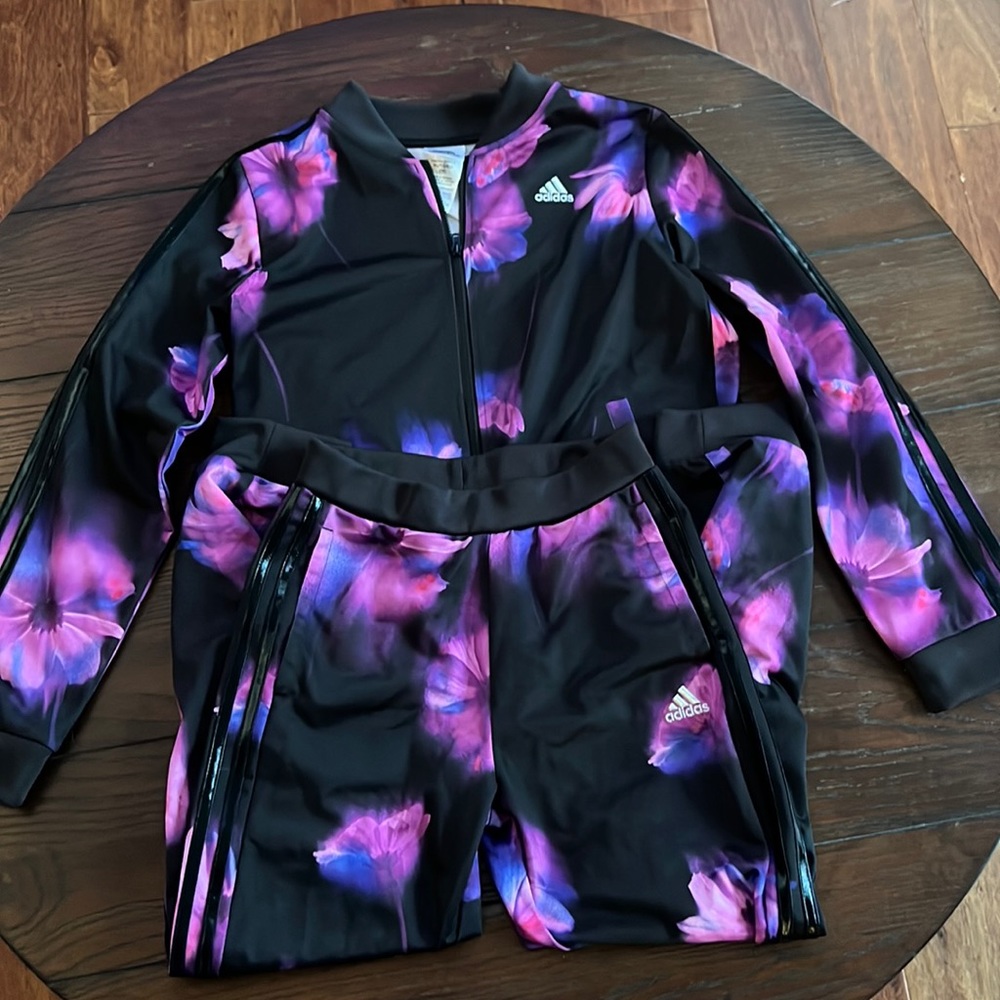 Girls sweatsuit